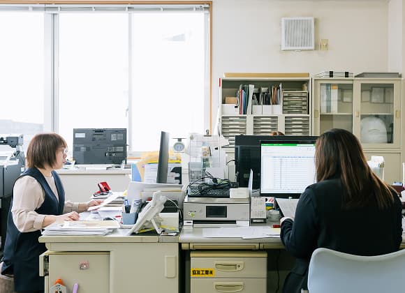 本社事務室